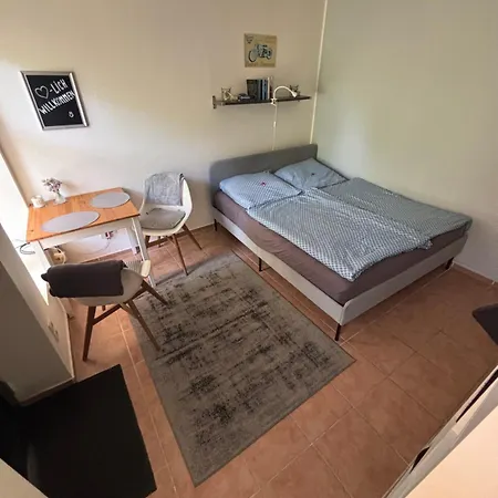 Kleines Ferienhäuschen Im Grünen Am Wasser Ferienhaus *